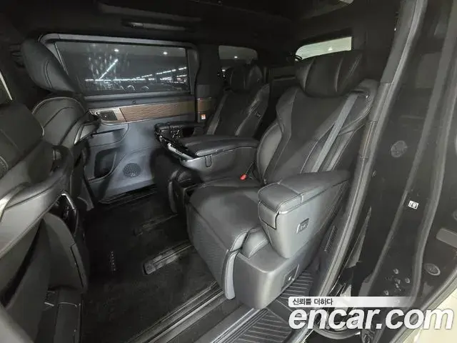 Toyota Alphard 2023 — Фото 9/17
