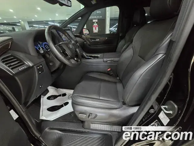 Toyota Alphard 2023 — Фото 13/17