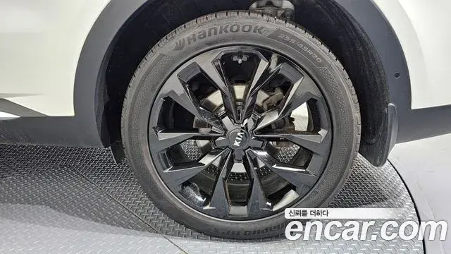 Kia Sorento 2021 — ფოტო 14/34