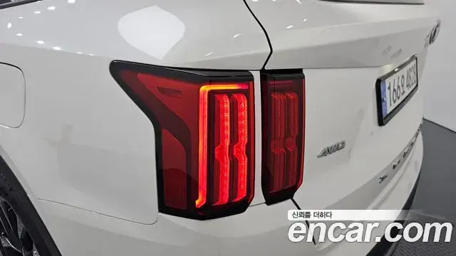 Kia Sorento 2021 — ფოტო 33/34