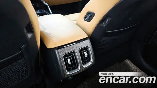 Kia Sorento 2021 — ფოტო 23/34