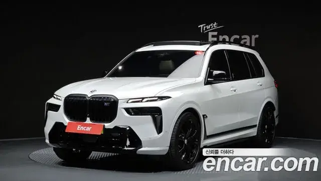 BMW X7 2023 — Şəkil 33/36