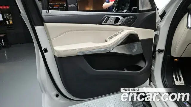 BMW X7 2023 — Şəkil 11/36