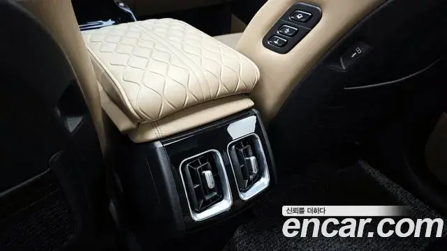 Kia Sorento 2024 — Şəkil 28/35
