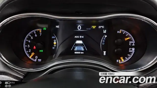 Jeep Grand Cherokee 2021 — Photo 16/20