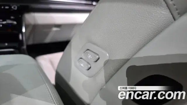 Kia Carnival 2021 — Фото 18/20