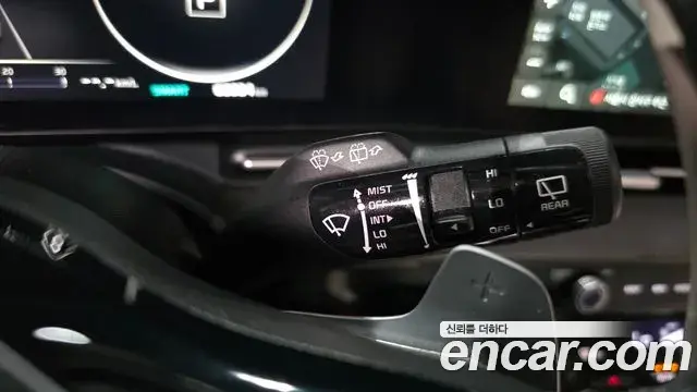 Kia Carnival 2021 — ფოტო 27/39