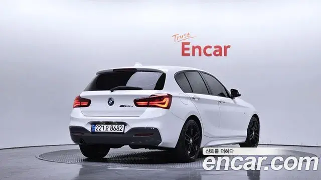BMW 1 Series 2018 — Şəkil 1/20