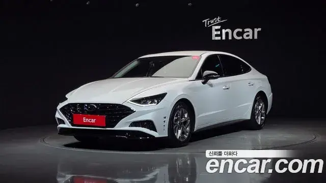 Hyundai Sonata 2021 — Фото 1/20
