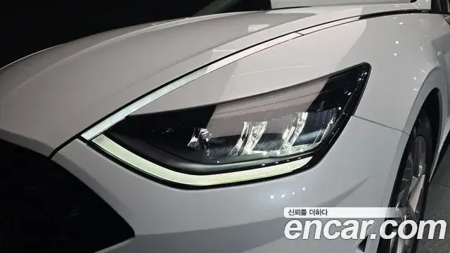 Hyundai Sonata Hybrid 2021 — Photo 5/30