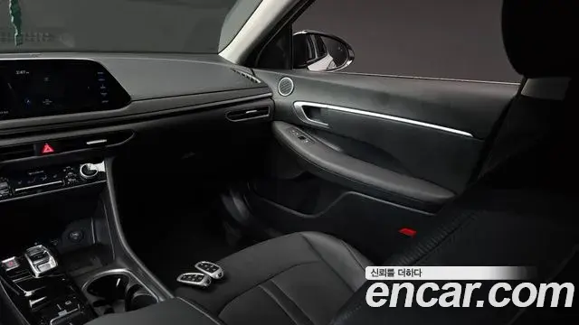 Hyundai Sonata Hybrid 2021 — Photo 3/30