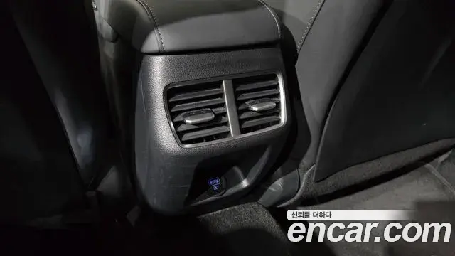 Hyundai Sonata Hybrid 2021 — Photo 27/30