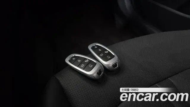 Hyundai Sonata Hybrid 2021 — Photo 2/30