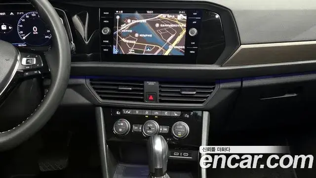 Volkswagen Jetta 2021 — ფოტო 11/20