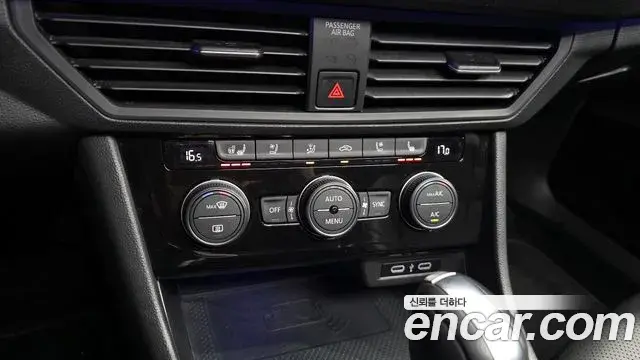 Volkswagen Jetta 2021 — ფოტო 14/20