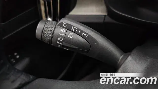 Volvo XC40 2021 — Photo 10/33