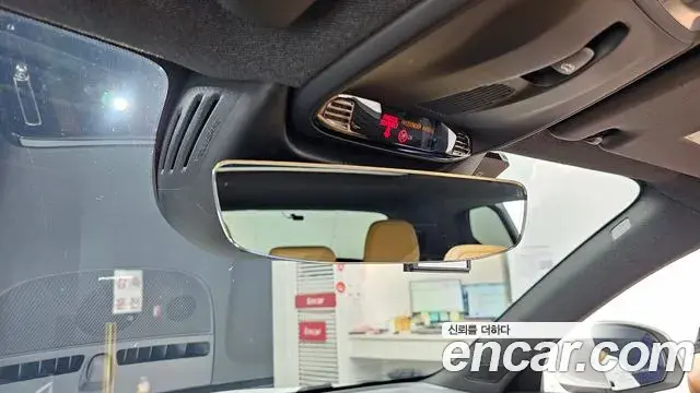 Volvo XC40 2021 — Photo 12/33