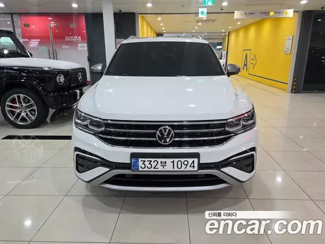 Volkswagen Tiguan Allspace 2023 — ფოტო 7/18