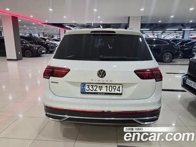 Volkswagen Tiguan Allspace 2023 — ფოტო 15/18