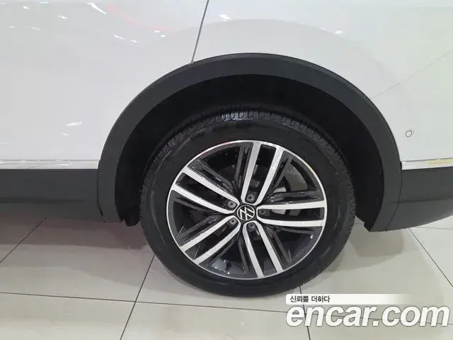 Volkswagen Tiguan Allspace 2023 — ფოტო 16/18