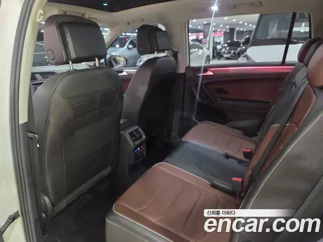 Volkswagen Tiguan Allspace 2023 — ფოტო 9/18