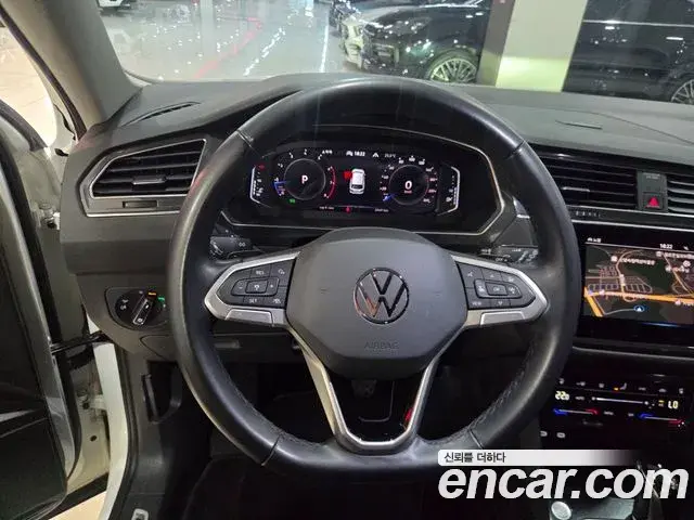Volkswagen Tiguan Allspace 2023 — ფოტო 11/18
