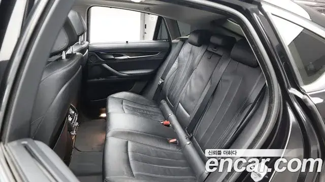 BMW X6 2018 — Şəkil 8/20