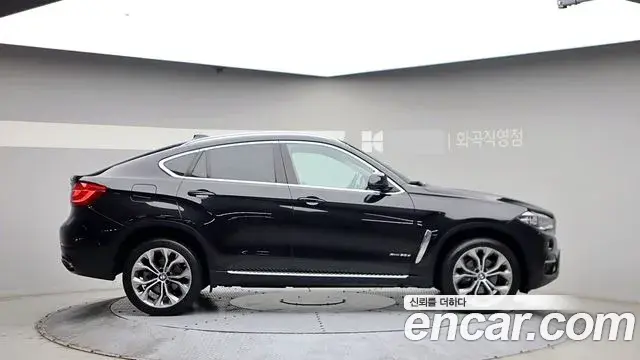 BMW X6 2018 — Şəkil 16/20