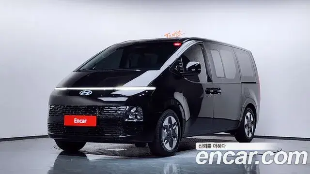 Hyundai Staria 2025 — Photo 25/34