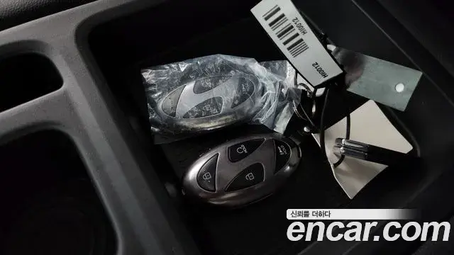 Hyundai Staria 2025 — Photo 10/34