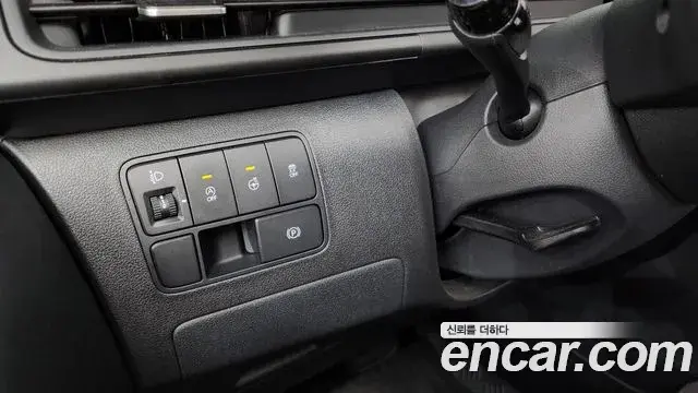 Hyundai Staria 2025 — Photo 4/34