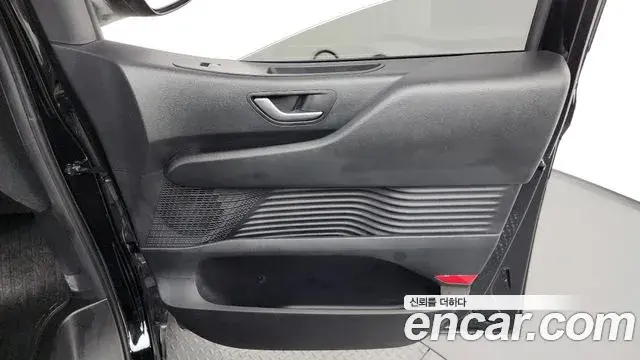 Hyundai Staria 2025 — Photo 11/34
