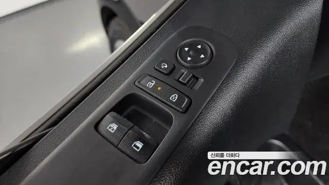 Hyundai Staria 2025 — Photo 6/34