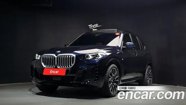BMW X5 2025 — Фото 1/20