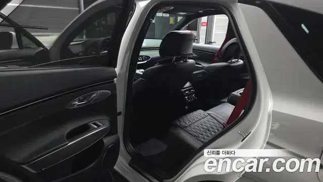 Genesis GV70 2022 — Şəkil 21/32