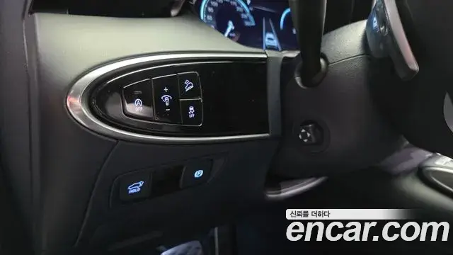 Genesis GV70 2022 — Şəkil 17/32