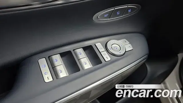Genesis GV70 2022 — Şəkil 26/32