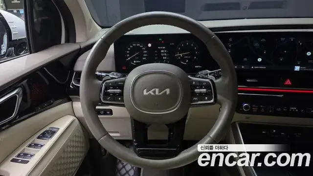 Kia Carnival 2024 — Photo 8/20