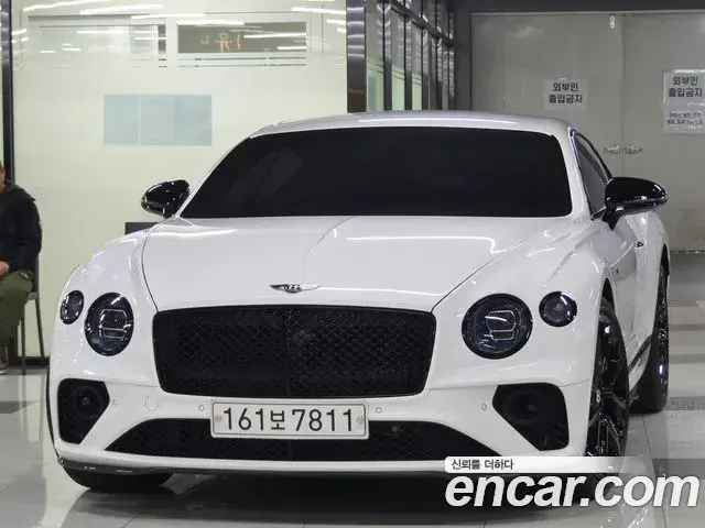 Bentley Continental GT 2023 — Фото 18/18