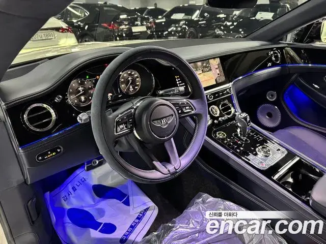 Bentley Continental GT 2023 — Фото 3/18