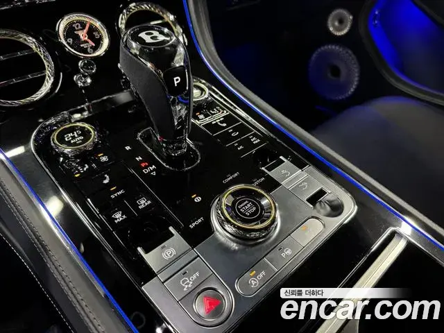 Bentley Continental GT 2023 — Фото 10/18