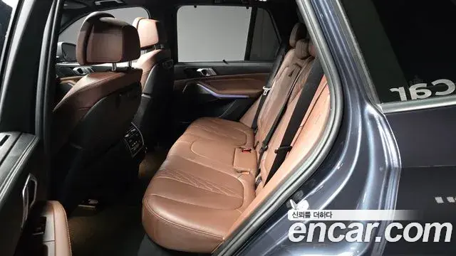 BMW X5 2022 — ფოტო 20/32