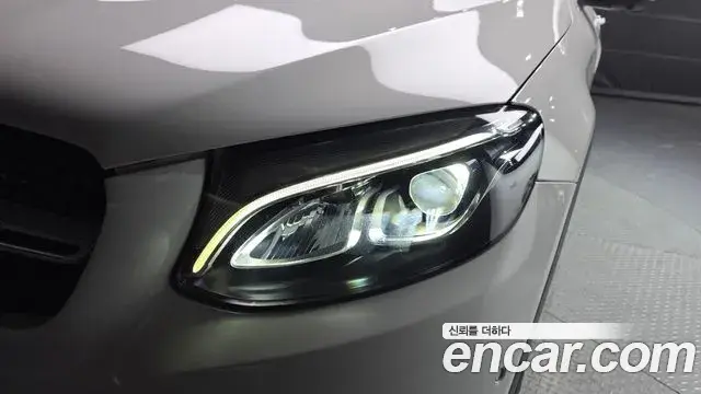 Mercedes-Benz GLC-Class 2019 — Şəkil 10/32