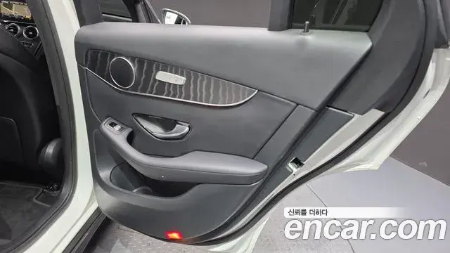 Mercedes-Benz GLC-Class 2019 — Şəkil 13/32