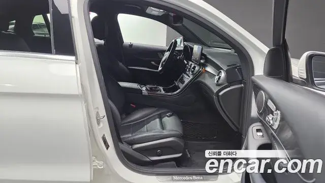Mercedes-Benz GLC-Class 2019 — Şəkil 14/32