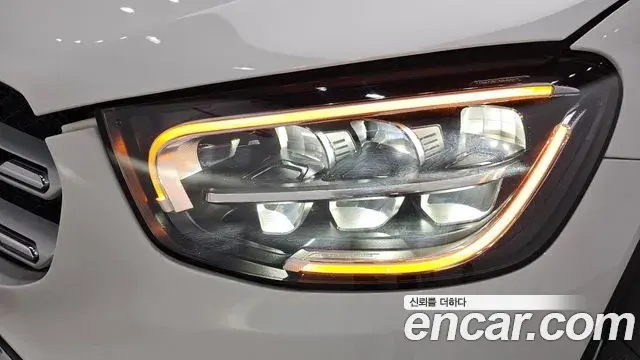 Mercedes-Benz GLC-Class 2021 — Photo 1/36