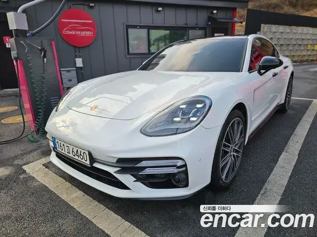 Porsche Panamera 2022 — Фото 1/20