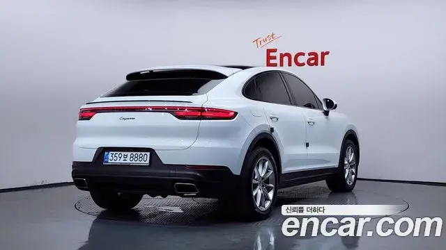 Porsche Cayenne 2020 — ფოტო 16/36