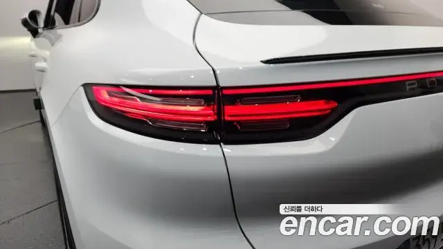 Porsche Cayenne 2020 — ფოტო 12/36