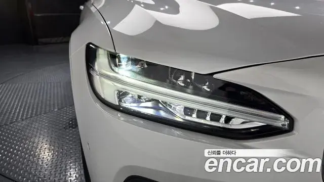 Volvo S90 2022 — Şəkil 34/34